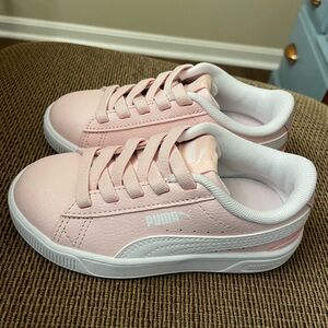 NWOT Toddler Pink Puma Sneakers.